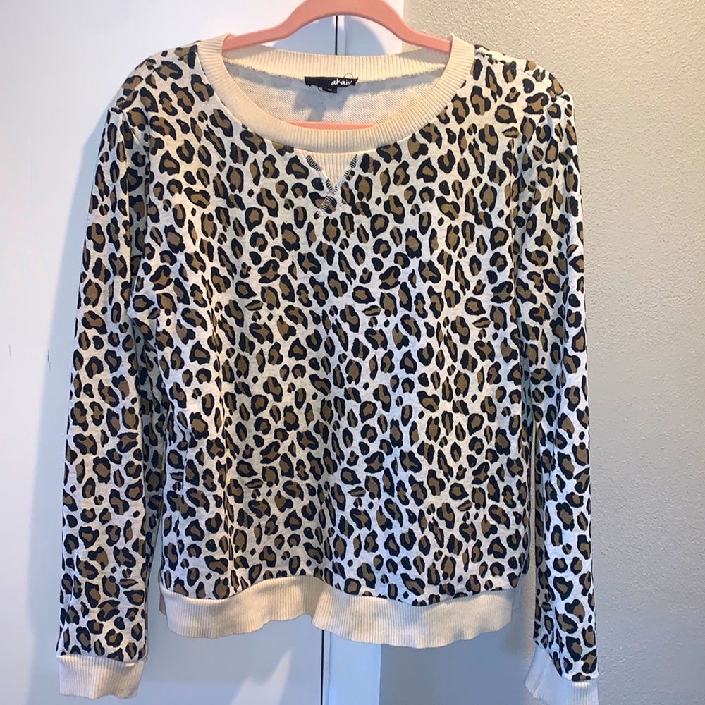 Lightweight sweater